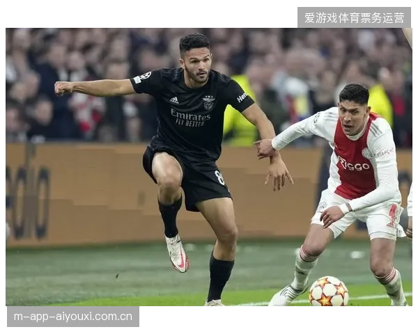 贡萨洛·拉莫斯或作为战术奇兵，其禁区内的支点作用能有效丰富葡萄牙队的进攻层次